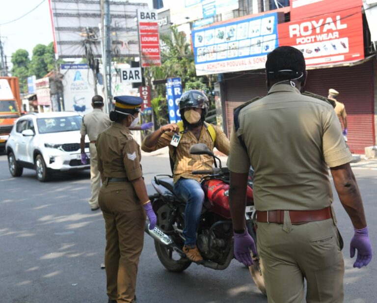 ഇന്നും ‘ലോക്ക് ഡൗൺ’ സംസ്ഥാനത്ത് അവശ്യ സർവ്വീസുകൾ മാത്രം