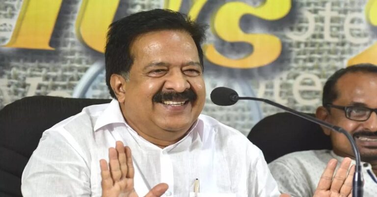 മുഖ്യമന്ത്രി ചർച്ചകളിൽ നിർണ്ണായകം; സോണിയാ ഗാന്ധിയുമായി ചർച്ച നടത്തി രമേശ് ചെന്നിത്തല, ഹൈക്കമാൻഡ് നിരീക്ഷകർ ഉടൻ കേരളത്തിലേക്ക്