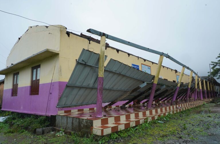 കനത്ത കാറ്റും മഴയും; ഇടുക്കിയിൽ വൻ നാശനഷ്ടം