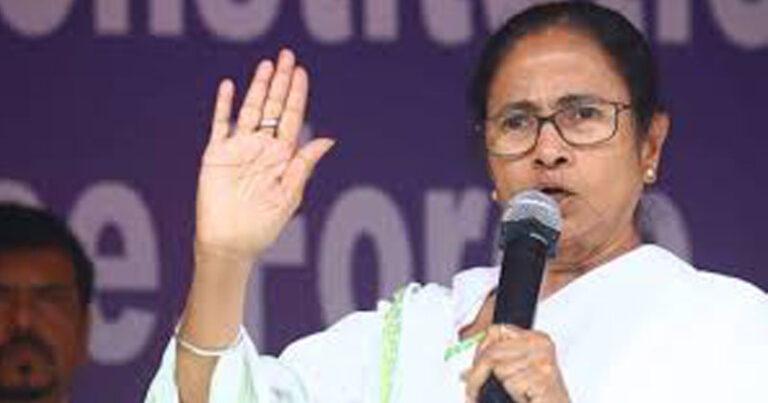 പശ്ചിമ ബംഗാളിൽ തൃണമൂൽ കോൺഗ്രസ് തകർച്ചയിലേക്ക്;20 എം.പിമാര്‍ ബി.ജെ.പിയിലേക്ക്‌