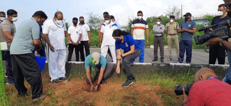 വൃക്ഷത്തൈ നടീലിനൊപ്പം,നടത്തവും ഓട്ടവും,പരിസ്ഥിതി ദിനം ആഘോഷമാക്കി കൊച്ചി സിറ്റി പോലീസ്