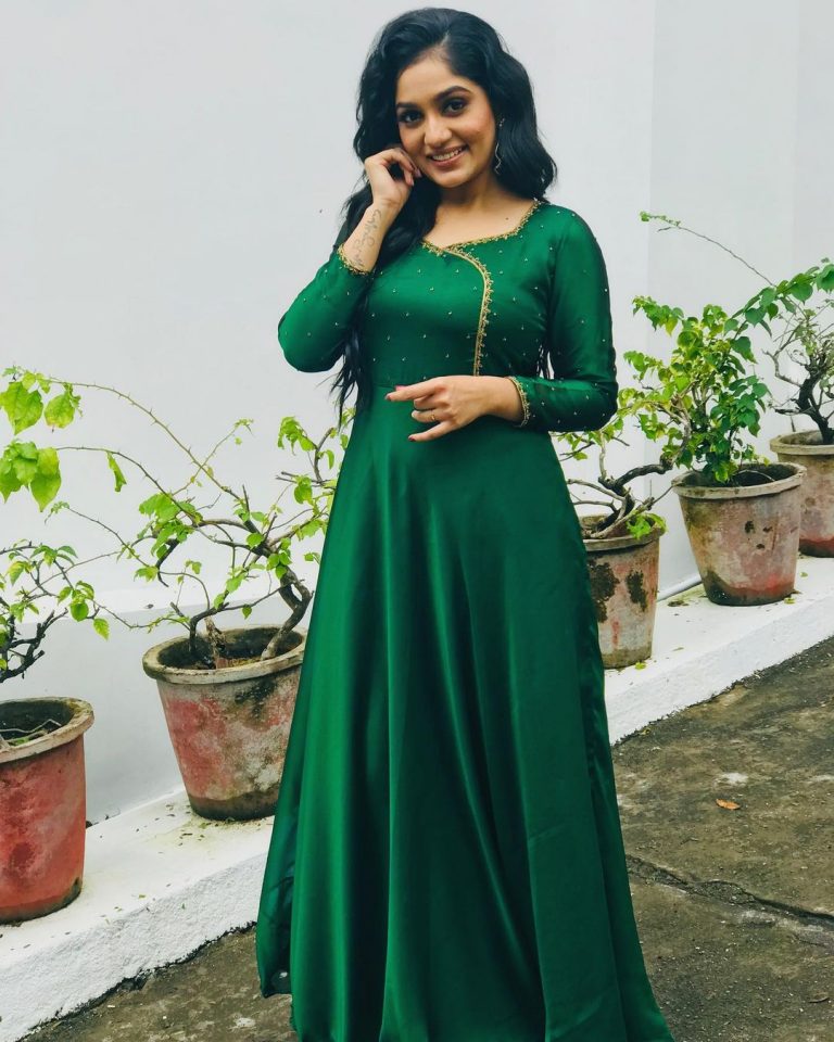 ജാനുമായിട്ടുണ്ടായിരുന്നത് ലിവിംഗ് ടുഗദര്‍ ബന്ധം;ഒരു കുഞ്ഞ് കൂടി വേണമെന്നുണ്ടായിരുന്നു ;ജീവിതത്തിൽ സംഭവിച്ചതിനെ കുറിച്ച് ആര്യ ബഡായ് !
