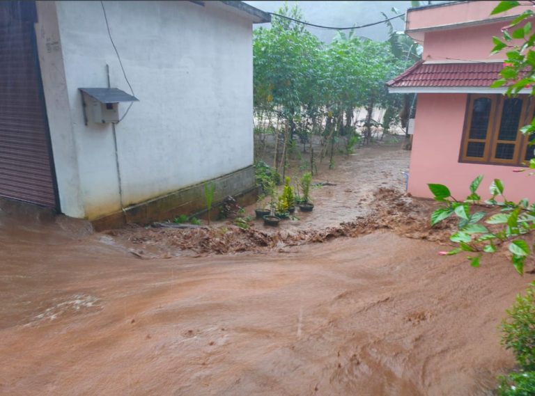 കോട്ടയം എരുമേലിയിൽ ഉരുള്‍പൊട്ടി