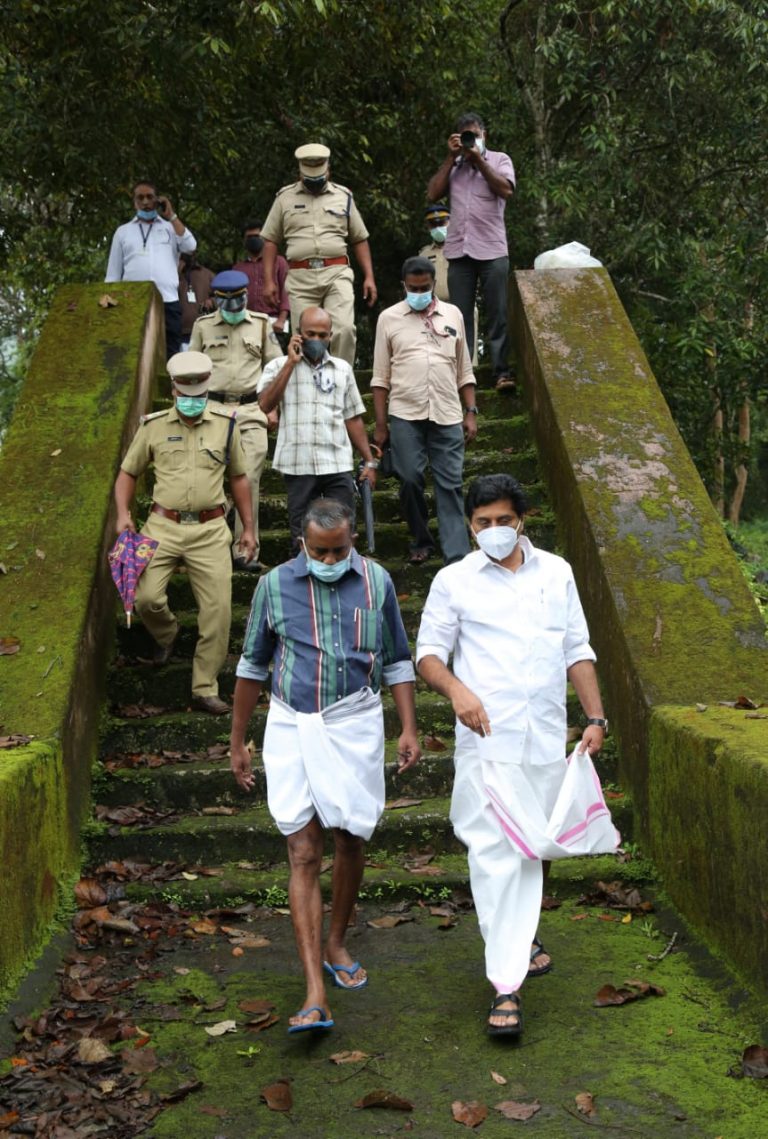 മുല്ലപ്പെരിയാറിൽ ജലനിരപ്പ് താഴുന്നു,റൂൾ കർവിൽ പാലിക്കാത്തത് സുപ്രീം കോടതിയെയും മേൽനോട്ട സമിതയെയും അറിയിക്കുന്നുമെന്ന് മന്ത്രി റോഷി അ​ഗസ്റ്റിൻ