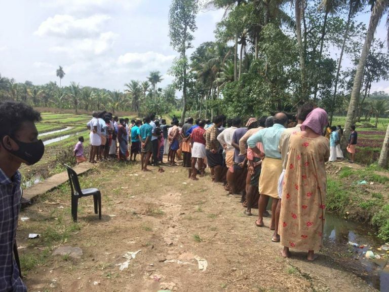 കോട്ടയം തൃക്കൊടിത്താനത്ത്  സുഹൃത്തുക്കളെ  മരിച്ച നിലയില്‍ കണ്ടെത്തി