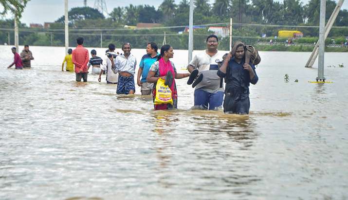 ആന്ധ്രയിൽ മഴക്കെടുതിയ്ക്ക് ശമനമില്ല, കൂടുതൽ ട്രെയിനുകൾ റദ്ദാക്കി