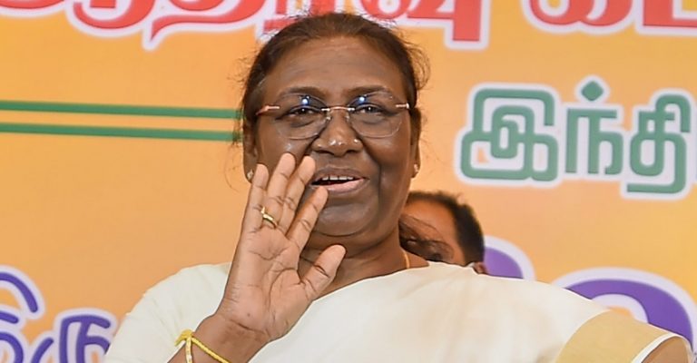 ശബരിമല ദർശനത്തിന് ഒരുങ്ങി രാഷ്ട്രപതി ദ്രൗപദി മുർമു;  അടുത്തമാസം മധ്യത്തോടെ മല ചവിട്ടിയേക്കും