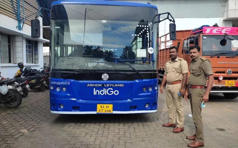 നികുതി അടച്ചില്ല; കരിപ്പുരിൽ ഇൻഡിഗോയുടെ മറ്റൊരു ബസ്സിനും നോട്ടീസ്, 37000 രൂപ പിഴ