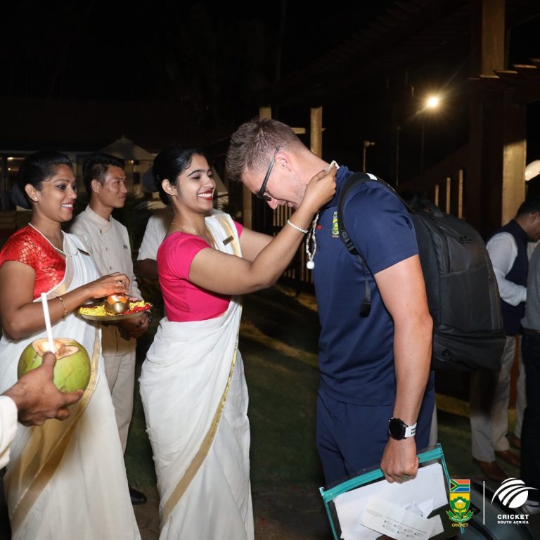 കേരളം ക്രിക്കറ്റ് ആവേശത്തില്‍,രോഹിത്ത് ശര്‍മ്മയും സംഘവും തിരുവനന്തപുരത്ത്,കളി നാളെ