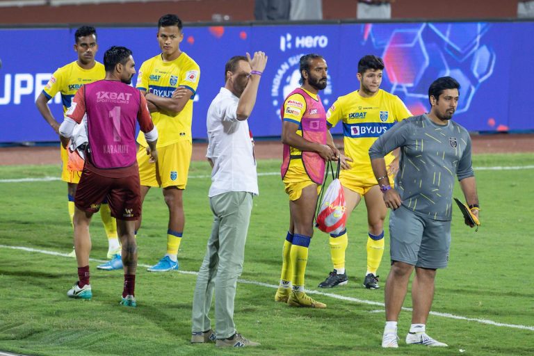 വിവാദഗോള്‍,ബ്ലാസ്റ്റേഴ്‌സ് താരങ്ങൾ കളത്തിലിറങ്ങിയില്ല; ബെംഗളൂരുവിനെ വിജയിച്ചതായി പ്രഖ്യാപിച്ചു