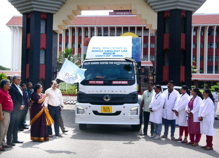 നിപ പരിശോധന വേഗത്തിലാക്കാന്‍ മൈബൈല്‍ ലാബും,30ന് മരിച്ചയാളുടെ ഹൈ റിസ്‌ക് സമ്പര്‍ക്കപ്പട്ടികയിലുള്ള എല്ലാവര്‍ക്കും നിപ പരിശോധന