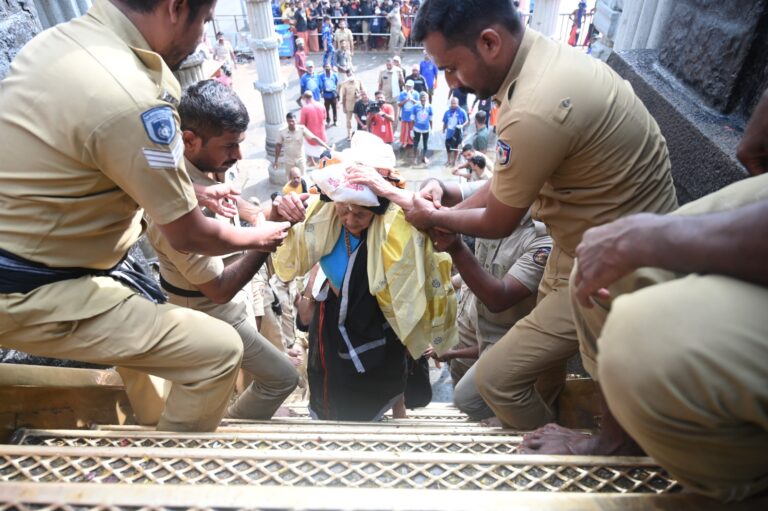 നൂറാം വയസിൽ ശബരീശ സന്നിധിയിൽ കന്നി മാളികപ്പുറം, വി.ഐ.പിയായി പാറുക്കുട്ടിയമ്മ