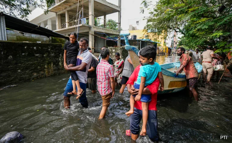 ചെന്നൈയിലെ സ്‌കൂളുകൾക്കും കോളേജുകൾക്കും നാളെയും അവധി പ്രഖ്യാപിച്ചു