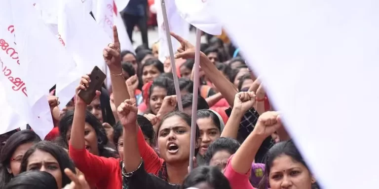 ഹോസ്റ്റല്‍ സമയം രാത്രി 10 ആക്കി കുറച്ചു;കുസാറ്റിൽ എസ്എഫ്ഐ കെ എസ് യു പ്രതിഷേധം