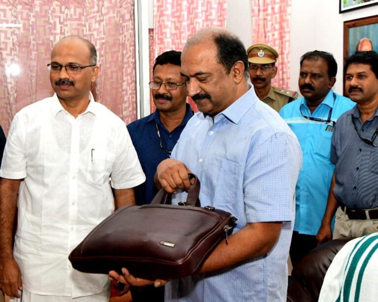 Kerala Budget 2024 LIVE:കേന്ദ്ര അവഗണന തുടര്‍ന്നാല്‍ ‘പ്ലാന്‍ ബി’ ബജറ്റ് അവതരണം തുടങ്ങി