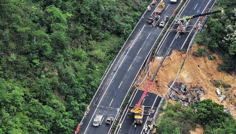 ചൈനയിൽ കനത്ത മഴയിൽ ഹൈവേ തകർന്ന് അപകടം; 36 പേർ മരിച്ചു, നിരവധി പേർക്ക് പരിക്ക്