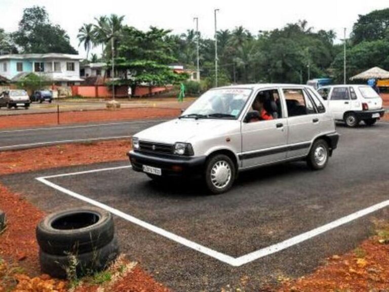 പ്രശ്‌നപരിഹാരത്തിന് വഴിതെളിയുന്നു; ഡ്രൈവിങ് സ്‌കൂൾ ഉടമകളെ ചർച്ചയ്ക്ക് വിളിച്ച് ഗതാഗതമന്ത്രി