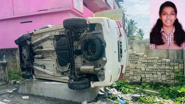 അമ്മ ഓടിച്ചിരുന്ന കാർ മറിഞ്ഞ് മകൾക്ക് ദാരുണാന്ത്യം;സംഭവം കൊട്ടാരക്കരയിൽ