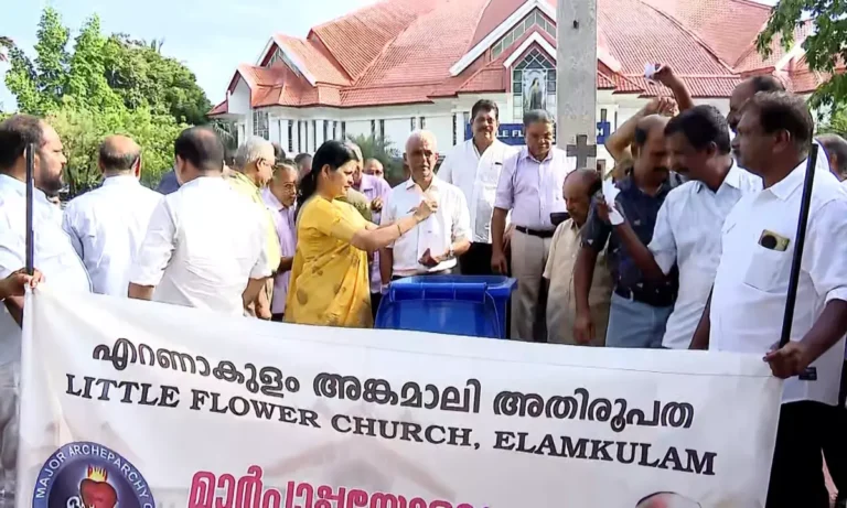 ഏകീകൃത കുര്‍ബാന;സര്‍ക്കുലര്‍ ചവറ്റുകുട്ടയിലെറിഞ്ഞും കത്തിച്ചും പ്രതിഷേധവുമായി വിശ്വാസികള്‍