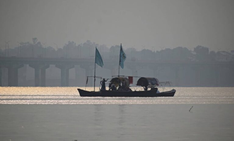 സെല്‍ഫി എടുക്കുന്നതിനിടെ ഗംഗാനദിയില്‍ വീണു; രണ്ട് പേര്‍ക്ക് ദാരുണാന്ത്യം