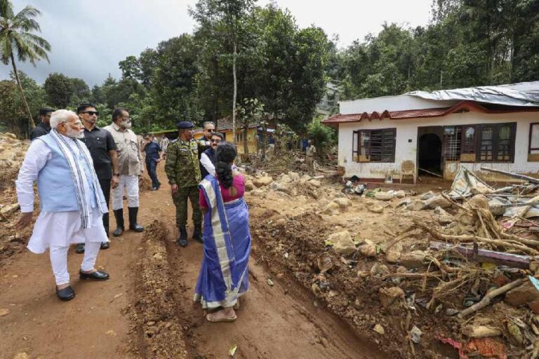 വെള്ളപ്പൊക്കമുണ്ടായി രണ്ടാം നാള്‍ ആന്ധ്രയ്ക്ക്‌ 3448 കോടി;ചട്ടംപറഞ്ഞ്‌ വയനാടിനുള്ള സഹായം  നല്‍കാതെ കേന്ദ്രം