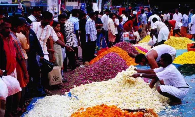 ഓണത്തിരക്കില്‍ കേരളം; ഇന്ന് ഉത്രാടപ്പാച്ചിൽ