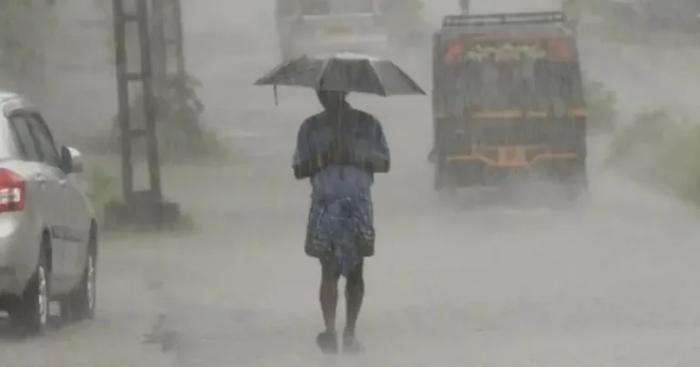 സംസ്ഥാനത്ത് അതിശക്ത മഴ; 10 ജില്ലകളിൽ യെല്ലോ രണ്ടിടത്ത് ഓറഞ്ച് അലേർട്ട്