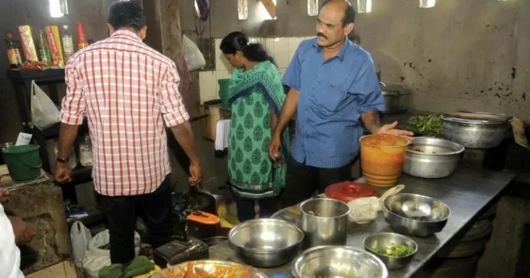 വെള്ളത്തിന്റെ  കോളി ഫോം ബാക്ടീരിയയുടെ സാന്നിധ്യം; വയനാട്ടിലെ സ്കൂൾ 25 ന് ശേഷം തുറന്നാല്‍ മതി എന്ന് സംസ്ഥാന ഭക്ഷ്യ കമ്മീഷന്‍