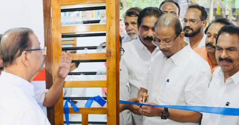 'പ്രിയപ്പെട്ടവരുടെ ചോര കണ്ടു പോലും ഭയന്നില്ല'; ആക്രമിക്കപ്പെട്ട കോൺഗ്രസ് ഓഫീസ് ഉദ്ഘാടനം ചെയ്ത് സുധാകരൻ