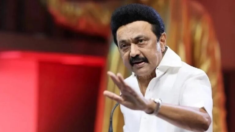 റാലിയിൽ സംഭവിച്ചത് ഗുരുതരമായ പാളിച്ച; മന്ത്രിമാരെ കരൂരിലേക്ക് അയച്ചു;സ്റ്റാലിന്‍ പുലര്‍ച്ചെയെത്തും
