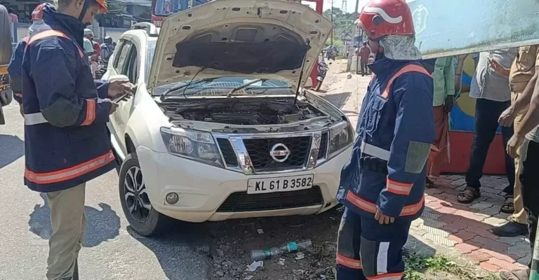 തൂങ്ങി മരിക്കാന്‍ ശ്രമിച്ചയാളുമായി ആശുപത്രിയിലേക്ക് പോയ കാറില്‍ നിന്ന് പുക ഉയര്‍ന്നു;പിന്നീട് സംഭവിച്ചത്‌