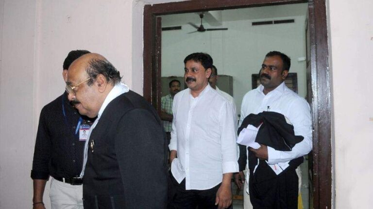തുറന്ന കോടതിയില്‍ വാദം കേള്‍ക്കണം; നടിയുടെ ആവശ്യം  വിചാരണക്കോടതി തള്ളി