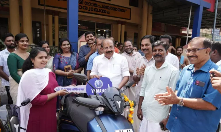 ‘വുമൺ ഓൺ വീൽസ്’ തട്ടിപ്പ്‌: പറവൂരിൽ ഇരയായത്‌ 2200 പേർ; നഷ്ടമായത് കോടികള്‍, എ.എന്‍.രാധാകൃഷ്ണനുമായി അടുത്ത ബന്ധം