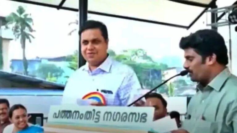 സ്വാഗത പ്രസംഗത്തില്‍ സ്പീക്കറെയും ആരോഗ്യമന്ത്രിയെയും അപമാനിച്ചു; അവതാരകനായ അധ്യാപകന് സിപിഎമ്മിന്റെ  ‘സമ്മാനം’