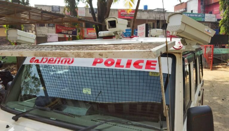 ചേര്‍ത്തലയിലെ മന്തിക്കടയുടെ  വിഷു ആശംസ പോസ്റ്റര്‍ വിവാദത്തില്‍; കടയുടമ അറസ്റ്റില്‍