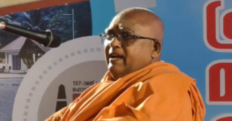 ഉടുപ്പഴിച്ച് കയറേണ്ട ക്ഷേത്രങ്ങളിൽ പോകരുതെന്ന് സച്ചിദാനന്ദ സ്വാമികൾ; 'ക്ഷേത്രങ്ങളിൽ ആനയും വെടിക്കെട്ടും വേണ്ട'