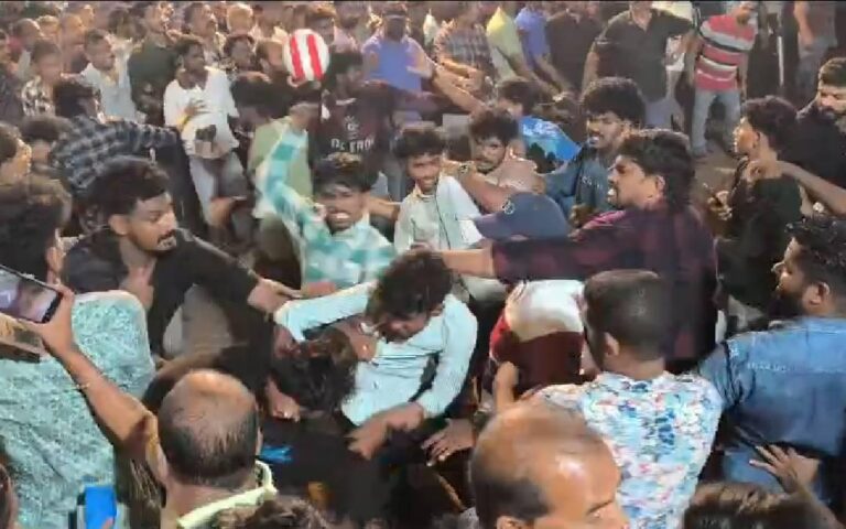 തിരുനക്കര ക്ഷേത്രത്തിൽ ഗാനമേളയ്ക്കിടെ സംഘർഷം, ആക്രമണത്തിന് വടിവാളും കുരുമുളക് സ്പ്രേയും