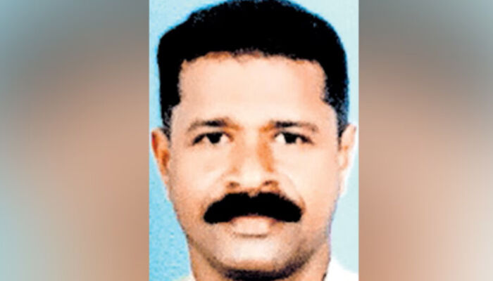 ആത്മഹത്യ ചെയ്യാന്‍ കിണറ്റില്‍ ചാടി ലഹരിക്ക് അടിമയായ യുവാവ്; രക്ഷിക്കാനിറങ്ങിയ എസ്‌ഐയുമായി വെള്ളത്തിലേക്കു മുങ്ങി: സാഹസികമായി രക്ഷപ്പെടുത്തി വാകത്താനം ഗ്രേഡ് എസ്‌ഐ