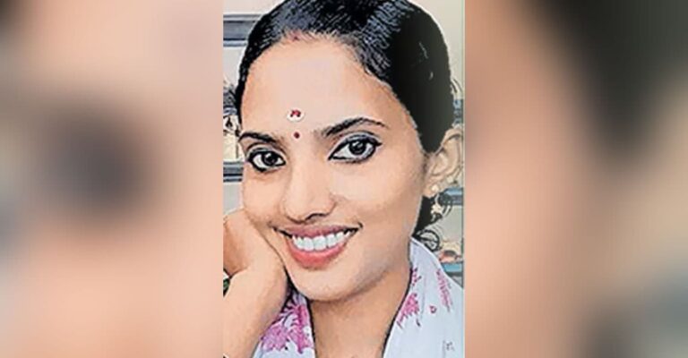 മദ്യപിച്ചെത്തി ശല്യം ചെയ്യുന്നതായി പരാതി നൽകി,വൈരാഗ്യത്തിൽ കടയിലിട്ട് തീകൊളുത്തി; പൊള്ളലേറ്റ യുവതി മരിച്ചു