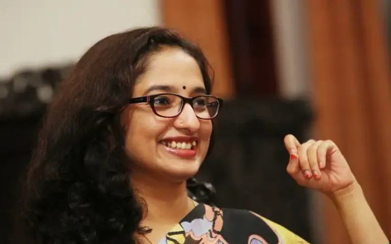 ‘നല്ലതിനെ നല്ലതെന്ന് ഇനിയും പറയും, അതിന് രാഷ്ട്രീയം നോക്കാറില്ല, ഒരാളേയും പേടിക്കേണ്ടതുമില്ല’ നിലപാട് വ്യക്തമാക്കി ദിവ്യ എസ് അയ്യര്‍