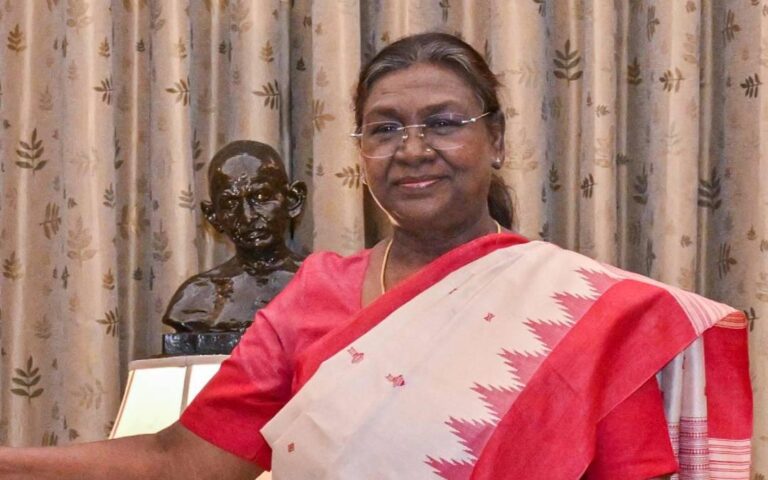 വഖഫ് ഭേദഗതി ബില്ലിന് അംഗീകാരം നൽകി രാഷ്ട്രപതി ദ്രൗപതി മുർമു