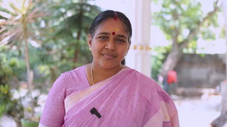 ശോഭാ സുരേന്ദ്രന്റെ വീടിന് മുന്നില്‍ പൊട്ടിയത് പടക്കം, ‘ബോംബ്’ എന്ന് ആവര്‍ത്തിച്ച് ശോഭ,പോലീസിന് വിമര്‍ശനം