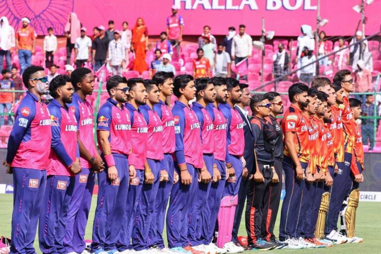 പഞ്ചാബ്-രാജസ്ഥാന്‍ മത്സരം ആരംഭിച്ചത് സൈന്യത്തിന് ആദര്‍മർപ്പിച്ചുകൊണ്ട്
