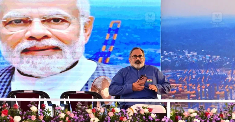 ‘എനിക്ക് രാവിലെ 8 മണിക്ക് തന്നെ വരാനുമരിയാം, നാണം കെട്ട് സ്റ്റേജില്‍ ഒറ്റക്ക് ഇരിക്കാനുമരിയാം”കുമ്മനടി’ മാറി ‘ചന്ദ്രനടി’ വിഴിഞ്ഞം തുറമുഖ ഉദ്ഘാടന വേദിയില്‍ നേരത്തെ എത്തി ഇരുന്ന രാജീവ് ചന്ദ്രശേഖറിനെ ട്രോളിക്കൊന്ന് സോഷ്യല്‍മീഡിയ
