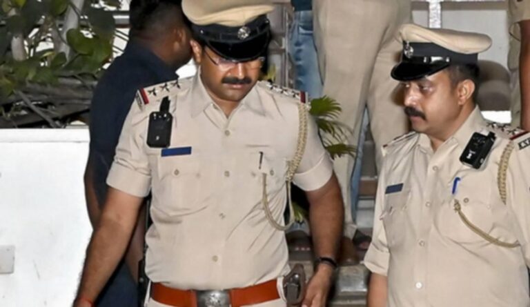 മൊബൈലിൽ പാട്ട് വെക്കുന്നതിനെച്ചൊല്ലി തർക്കം; ഭാര്യയുടെ മുഖത്ത് ആസിഡ് ഒഴിച്ചു