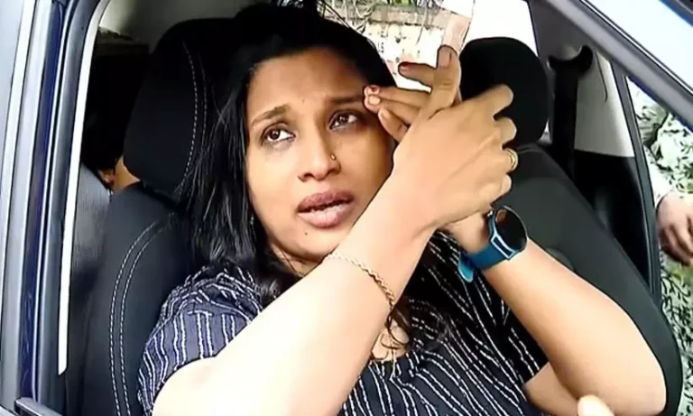 ആവശ്യപ്പെട്ടത് 25000, വിലപേശലില്‍ 10000 കുറച്ചു;സ്വപ്‌ന വന്‍ അഴിമതിക്കാരി