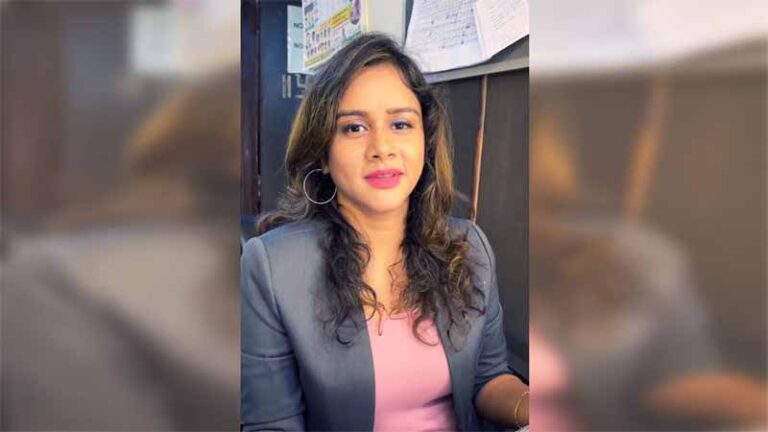 വാര്‍ത്താ ചാനല്‍ അവതാരക ജീവനൊടുക്കി; പരാതി നൽകി കുടുംബം