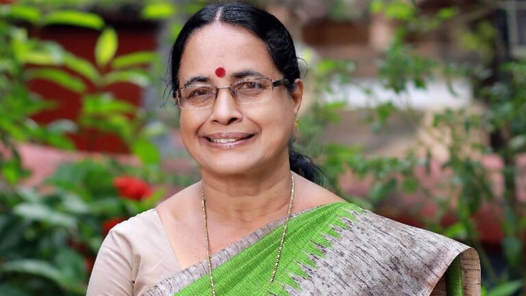 മുൻ എം.എൽ.എ അയിഷ പോറ്റി കോൺഗ്രസ് വേദിയിലെത്തുന്നു; പാർട്ടിയിൽ ചേരുമെന്നും അഭ്യൂഹം