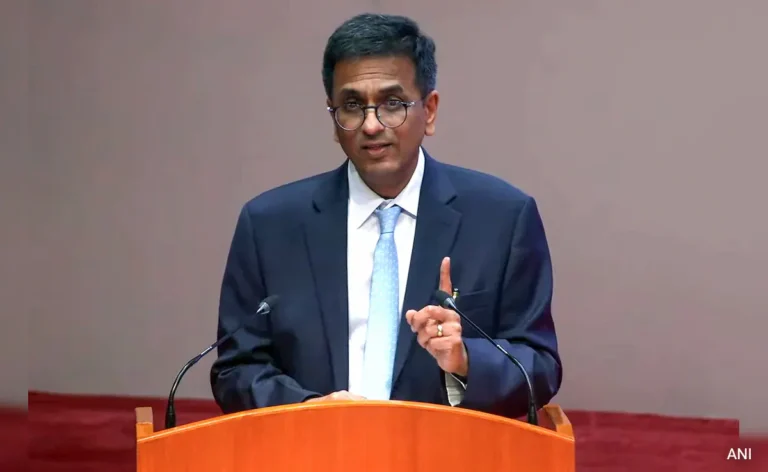 ഭിന്നശേഷിക്കാരായ മക്കൾ; തീവ്രപരിചരണമുറി എല്ലാം കെട്ടിവെച്ചു; വീട് ഉടൻ ഒഴിയുമെന്ന് ജസ്റ്റിസ് ചന്ദ്രചൂഡ്