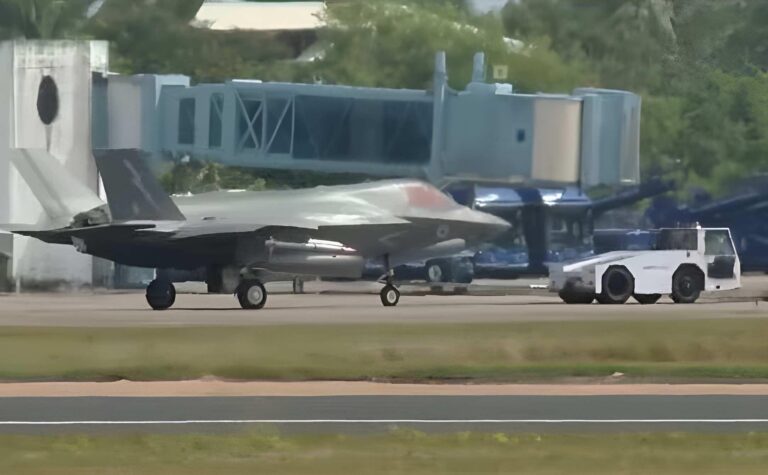 F 35 കെട്ടിവലിച്ച് ഹാങ്ങറിലേക്ക് നീക്കി, ഇനി അറ്റകുറ്റപ്പണി; വിജയിച്ചില്ലെങ്കിൽ എയർലിഫ്റ്റിങ്